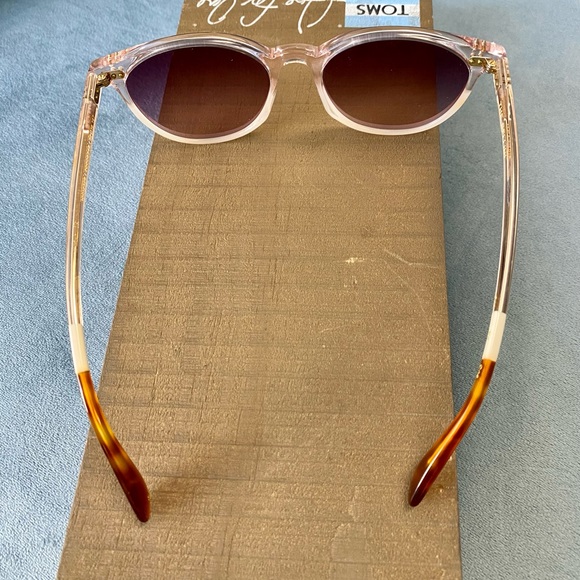 Brand New TOMS Milky Pink Crystal Fade BELLINI Sunglasses Violet Sun Lenses - Picture 4 of 8